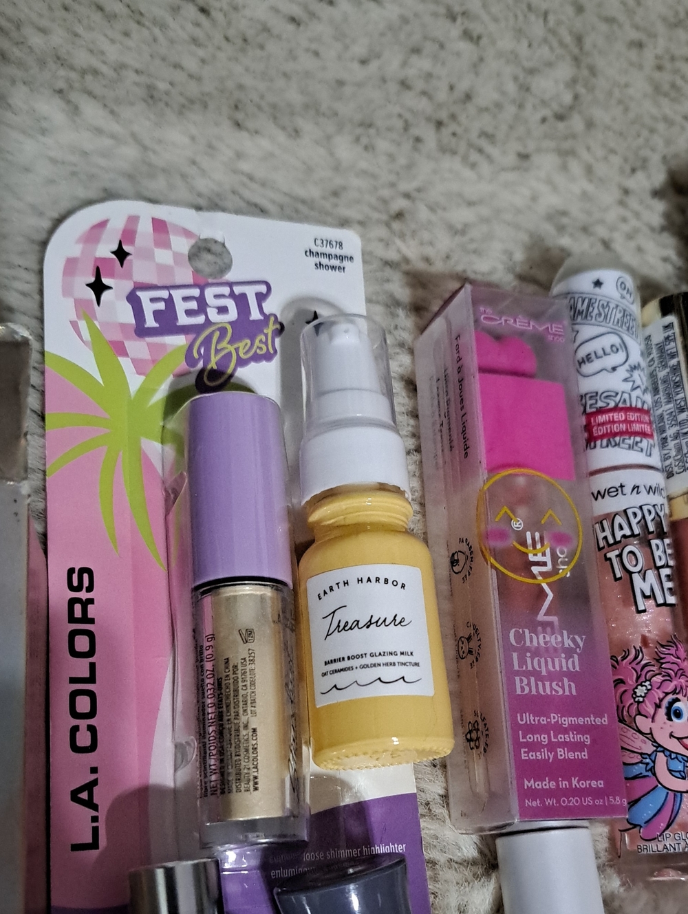 New Makeup Bundle - Picture 3 of 8